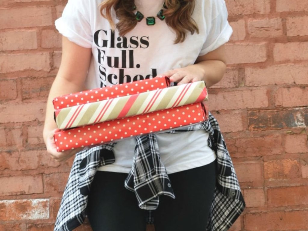 campusDIY's tweet photo. The Sorority Sister Holiday Gift Guide https://t.co/4xJjxYtJFm https://t.co/eEhRmoNjpg