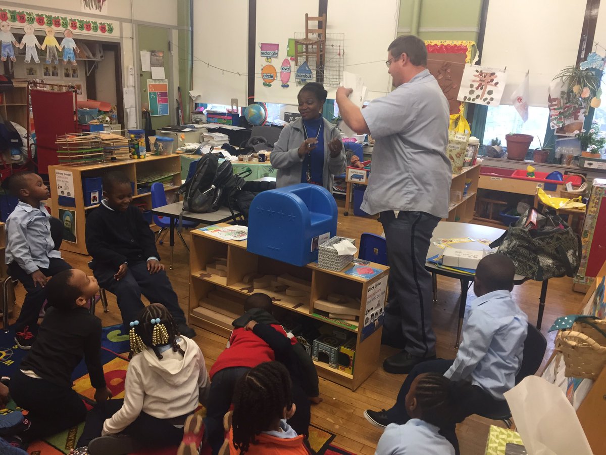 Taylor_Eagles's tweet photo. Ms. Jean's class has been learning about writing and mailing letters. Today, the mail man stopped by to pick up the letters! https://t.co/ttKbmV89sy