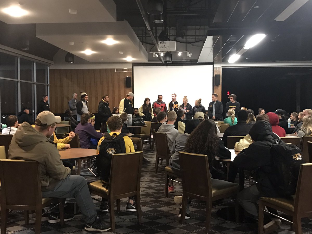motxss's tweet photo. Finishing up the last team meeting of the semester.. Putting together the 2017 Team Standards! #RoadToSuccess #LeanIntoFear #TigerTough #MIZ https://t.co/BvaBTVimns