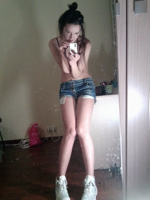 My cam is 3 mgpixels, &amp; picture sometimes is tremble, I've no mind) But, it's original pics &amp; privat