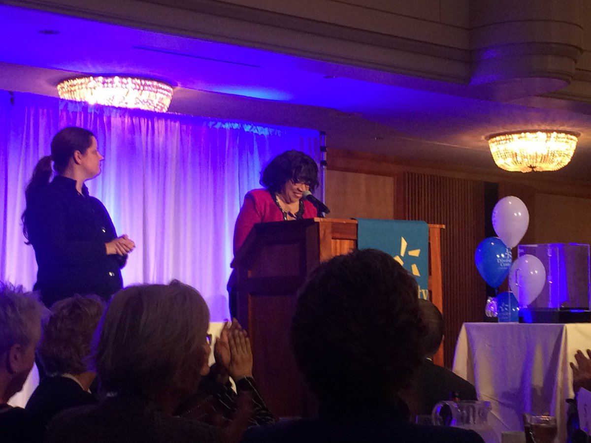 midwestmarkross's tweet photo. 'I am among the first wave of Dr. Martin Luther King Jr's dream' - @leybank's Margot Copeland, @Diversity_NEO award winner #rethinklabels https://t.co/Xt6rpLsQBl