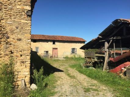 1st4FrenchProp's tweet photo. Property in #Monlong, #Midi_Pyrenees, 57,000 euros £48,345: Ref: 1203SC; Farmhouse to be renovated completely with… https://t.co/iTGGKIXB0D https://t.co/UPKpDX6FKZ