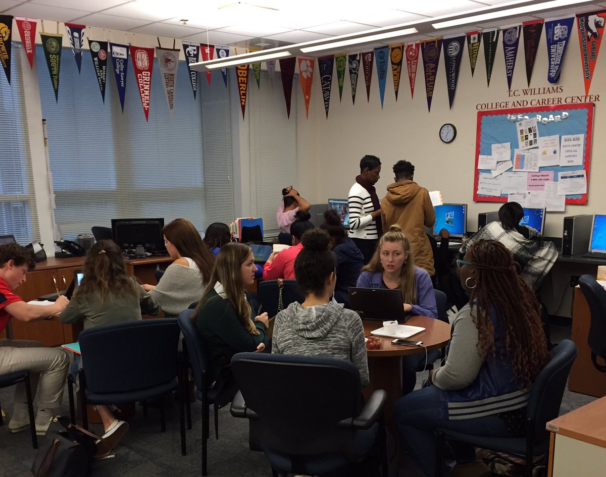ACHS_Counseling's tweet image. Full house today for @TCWTitans College&amp;amp;CareerCenter Workshop: FAFSA Facts! @ACPSstudentserv @ACPSk12 @MarciaJackson1