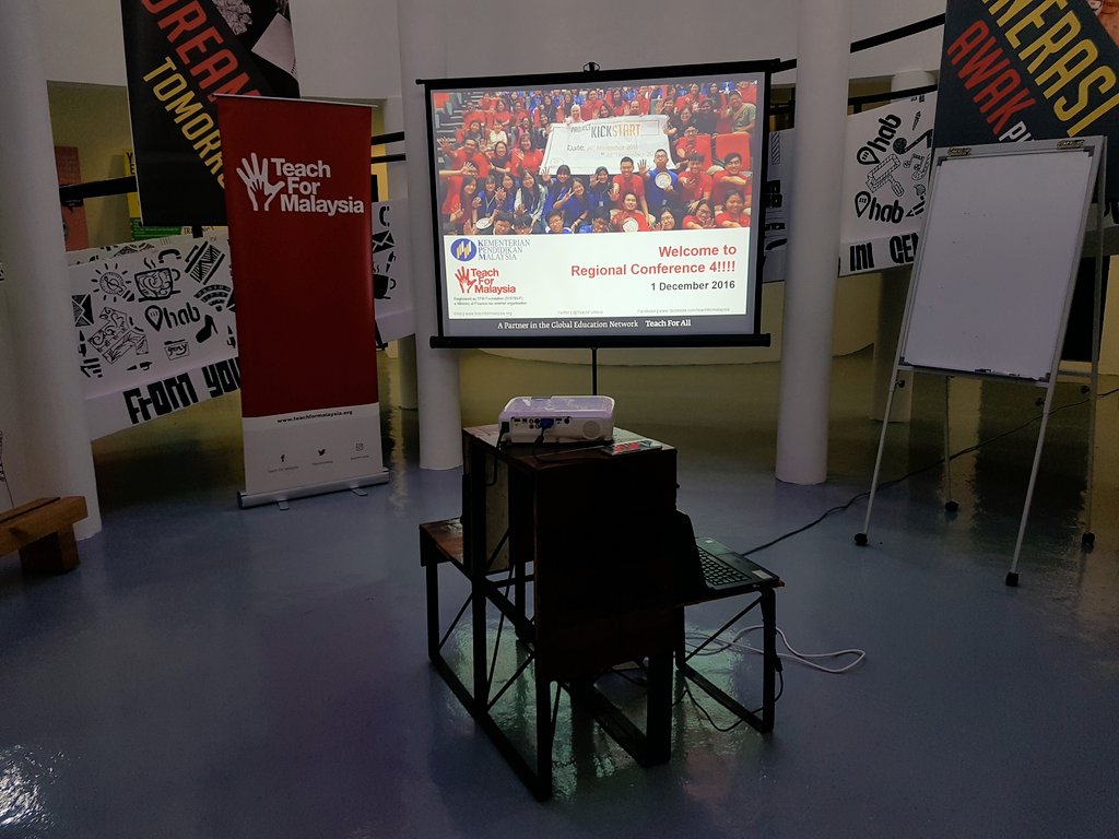 chansoonseng's tweet photo. It's our final Regional Conference of 2016 at the @JohorYouthHub & we're reflecting on the year that has gone by #RC4 #TFMSouth #TFM2016 https://t.co/w6SouNQFqS