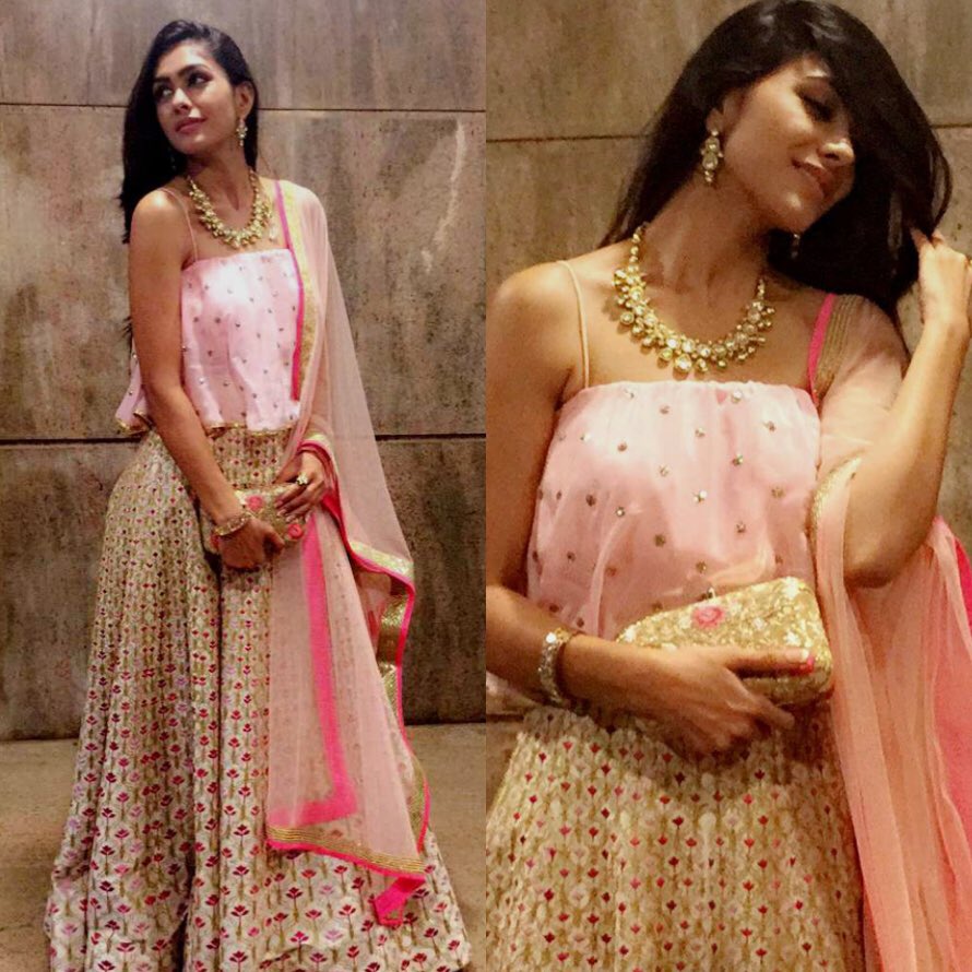 Stunning beauty the dress❤️❤️ <a href="/mrunal0801/">Mrunal Thakur</a>