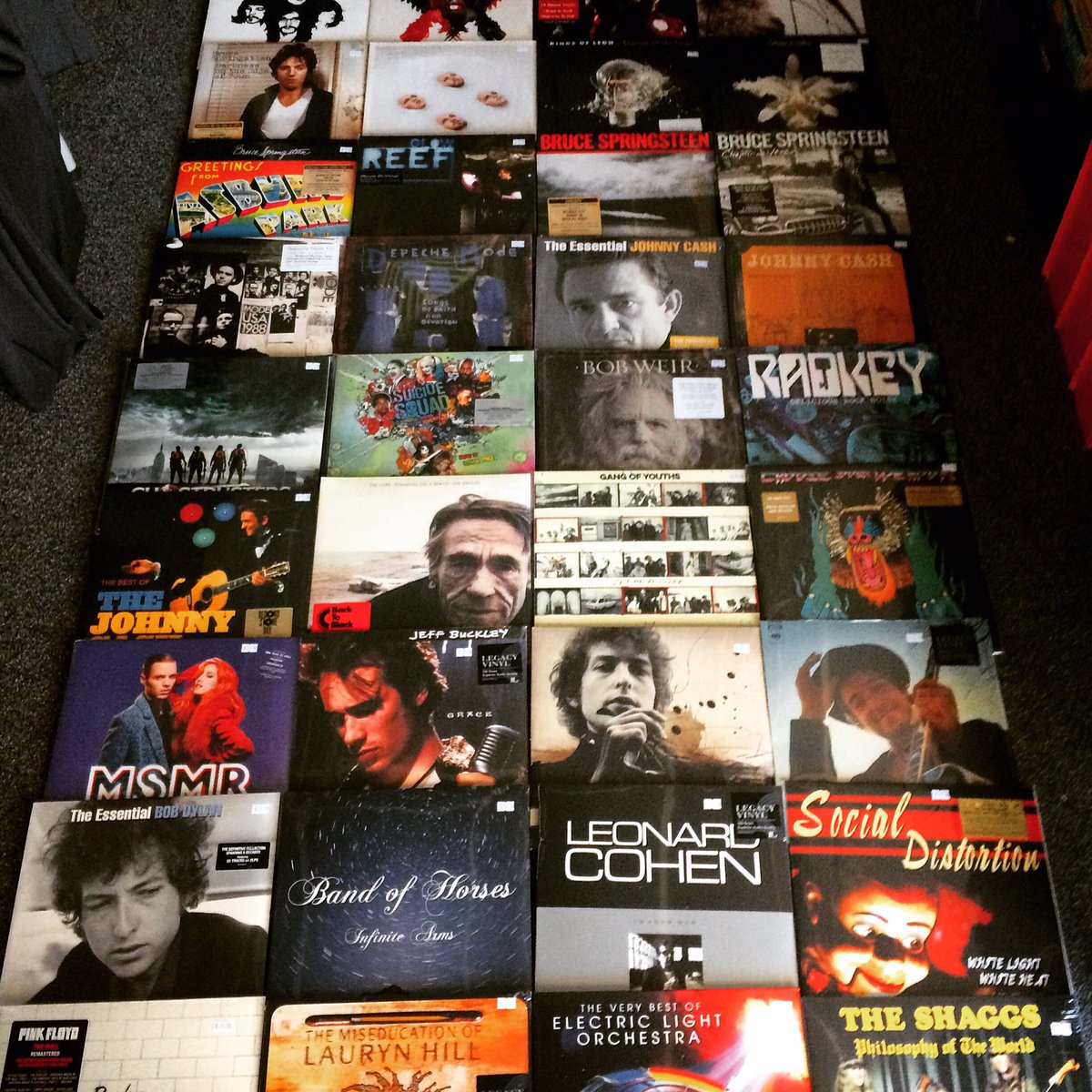 SUMMER LOVIN! A heap new vinyl on floor to kick off hot season come check it!
#vinyl #old #new #kewl #sonicsherpa