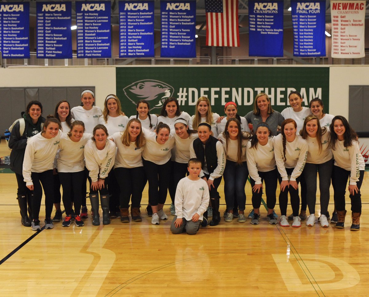 BabsonAthletics's tweet photo. Was an honor recognizing @babson_fh at halftime of tonight's @Babsonhoops game. #GoBabo #BabsonFinal4 https://t.co/oUD6zuIPqW