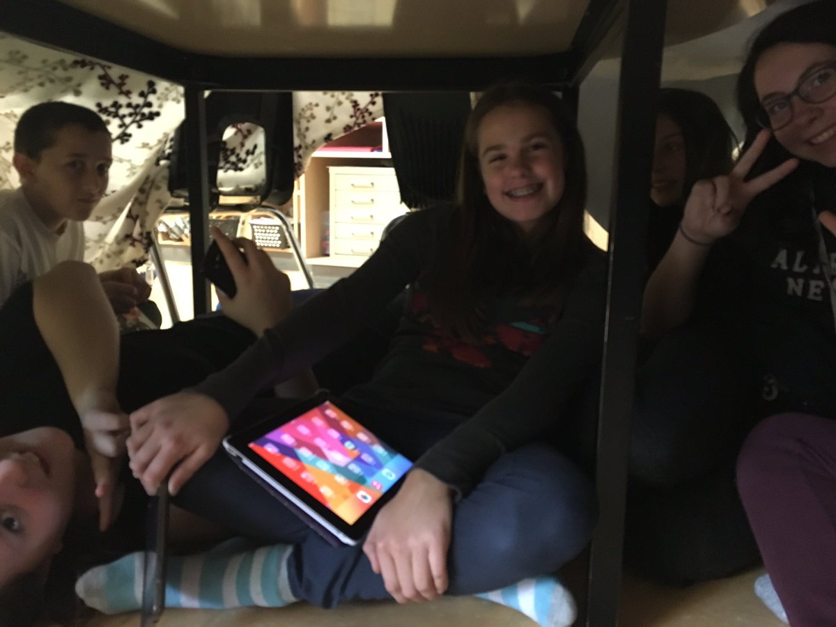 OGr8109ers's tweet photo. Build a tent and they will read! #Readin2016 https://t.co/9sPnqe7mM1