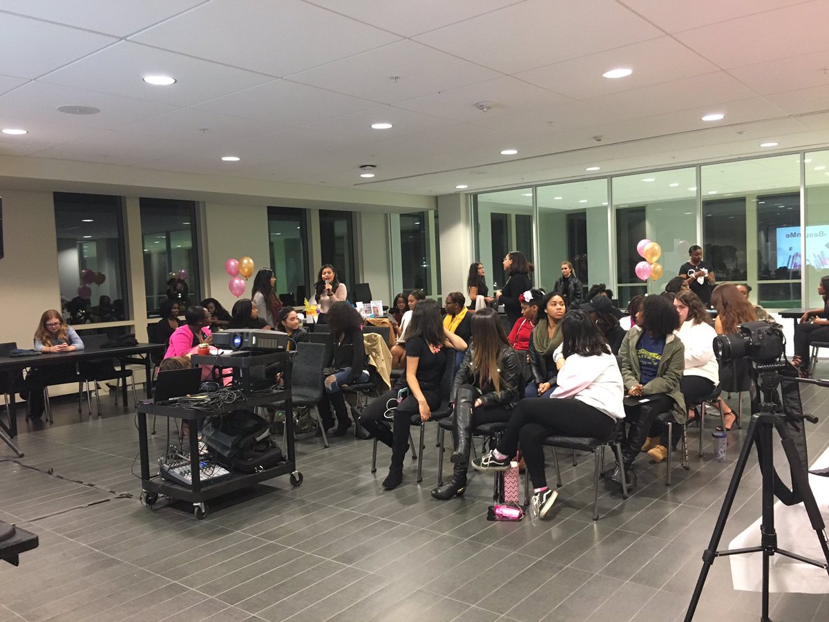 HerCampusUNT's tweet photo. A huge thanks to all who came out tonight!! 🎀 #BeautyInMe https://t.co/AmAGFbPZhI