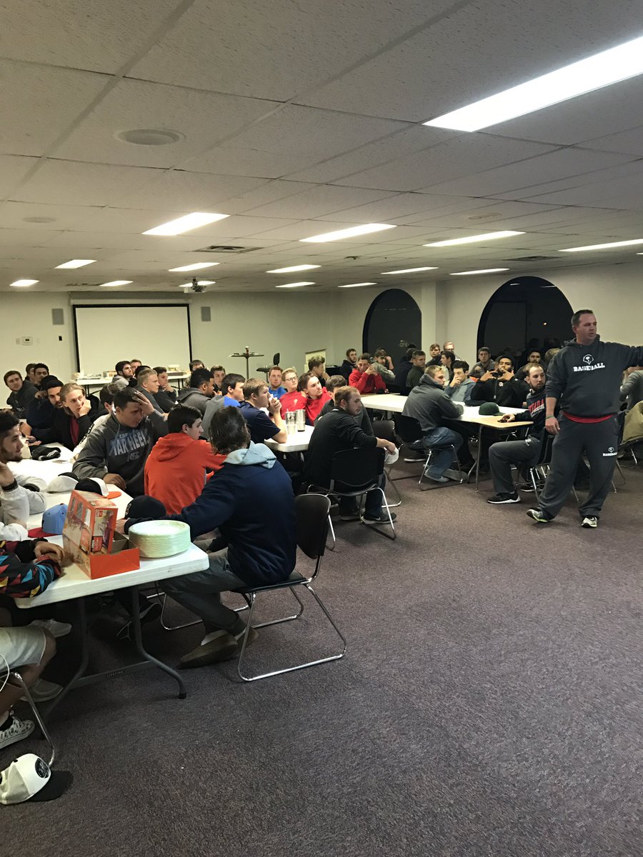 OKWUeagles_BSB's tweet photo. Awesome meal for the Fall World Series cookout. Thank you @LindseyHP for cooking! The steaks came out great! #KeepYourFork #paystowin https://t.co/4IygVP6SeT