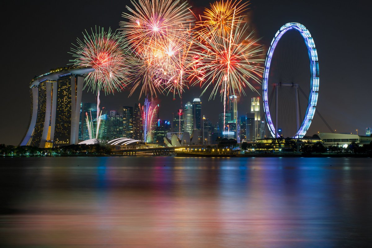 阪急交通社 公式 Twitterissa こんにちは ココロです シンガポール といえば マリーナベイ サンズ でも 新年 の カウントダウン 花火 もすごいんですよ そんなシンガポールのモデルコースはこちら T Co Uaq32volc6