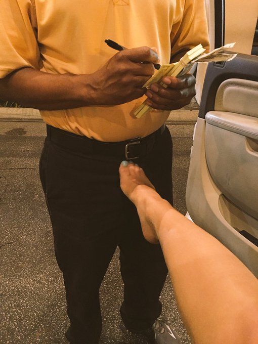 Look at this vanilla valet, helpless at My pantyhose clad feet 👸🏼🦄👌 https://t.co/DmDT4tNaeP<a href="/tag/pantyhose"class="tags"><span>#pantyhose</span></a><a href="/tag/goddesslife"class="tags"><span>#goddesslife</span></a><a href="/tag/cigburns"class="tags"><span>#cigburns</span></a>