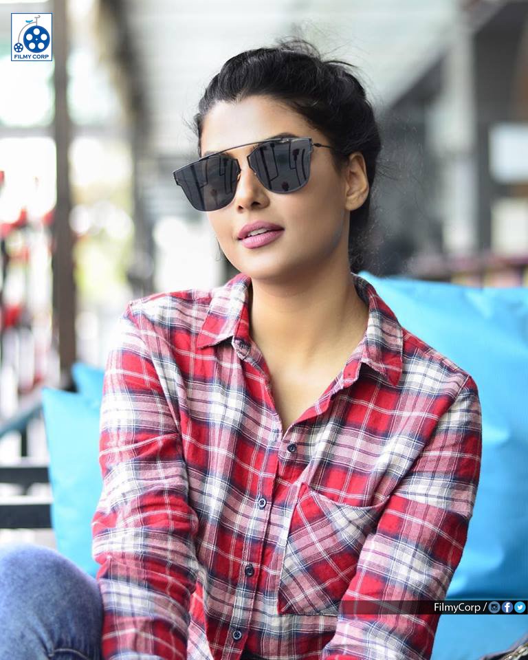 FilmyCorp's tweet photo. Beautiful @anishaambrose Latest Pic !
Check Out For More >>>> https://t.co/DNYu2RJTNJ  
Follow @FilmyCorp https://t.co/9XF7wGCjsx