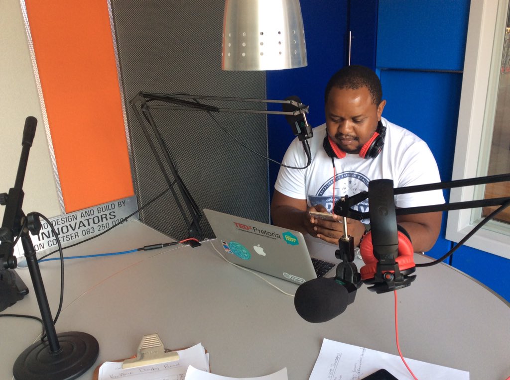TiyaniTee's tweet photo. As we prepare to LIVE on https://t.co/ksAAQsYQuL #GeeksConnect @Geekulcha https://t.co/fdfK10joS7