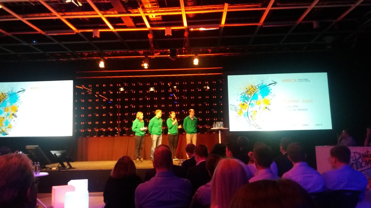UPMGlobal's tweet photo. Our #UPMhack team Farmer Jussi rocking their pitch @SlushHQ #adic16 https://t.co/alcF7JN9zZ