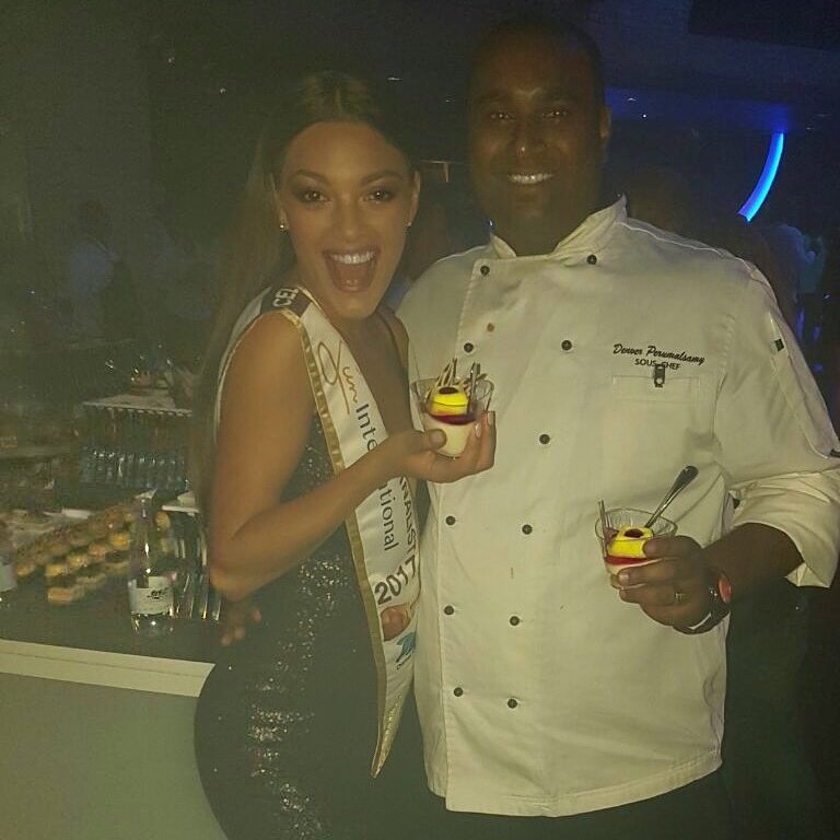 DemiTebow's tweet photo. My highlight of the #NewSunCity launch was without a doubt meeting the pastry chef! @MillionThrills @Official_MissSA #suncentral https://t.co/cth6Xkdw8n