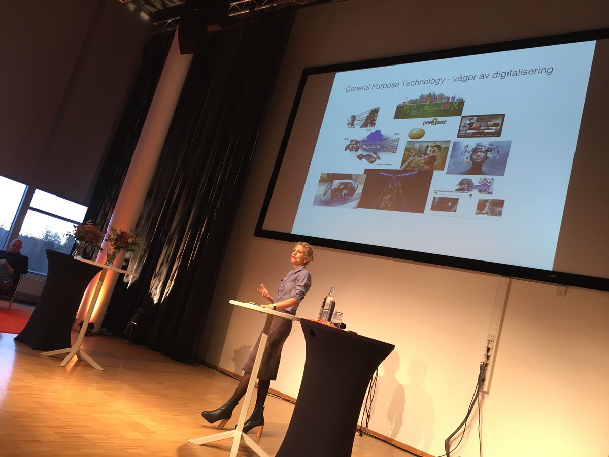 serviceconvswe's tweet photo. Digitaliseringsexperten Anna Felländer om diginomic -transformation i högre hastighet. #scskarlstad2016 @AnnaFellander https://t.co/dHI5aUYoja