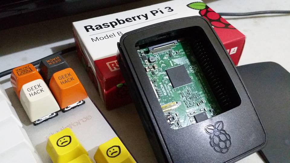 accidentalrebel's tweet image. Christmas came early for me. A new toy for me to tinker with. 
#raspberrypi3b
