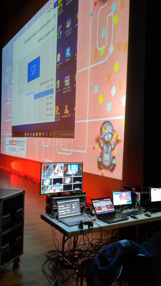 BURCODE :: Streaming tweet media