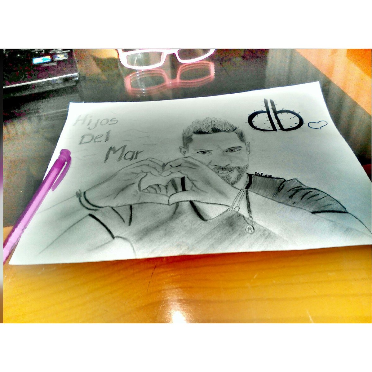 Stephyro2's tweet image. Quiero pensar que si se puede.. Que lo veras, lo mejor que he hecho #hijosdelmar #davidbisbal #amor #dibujo  #corazon #besitos 💕💕💕💕