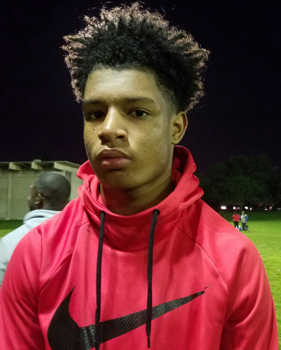 UTRScouting's tweet photo. Good work tonight w/@Serra__Football #Baller, Justin Houston. #YoungMonster #2020 https://t.co/83yDefAoIb
