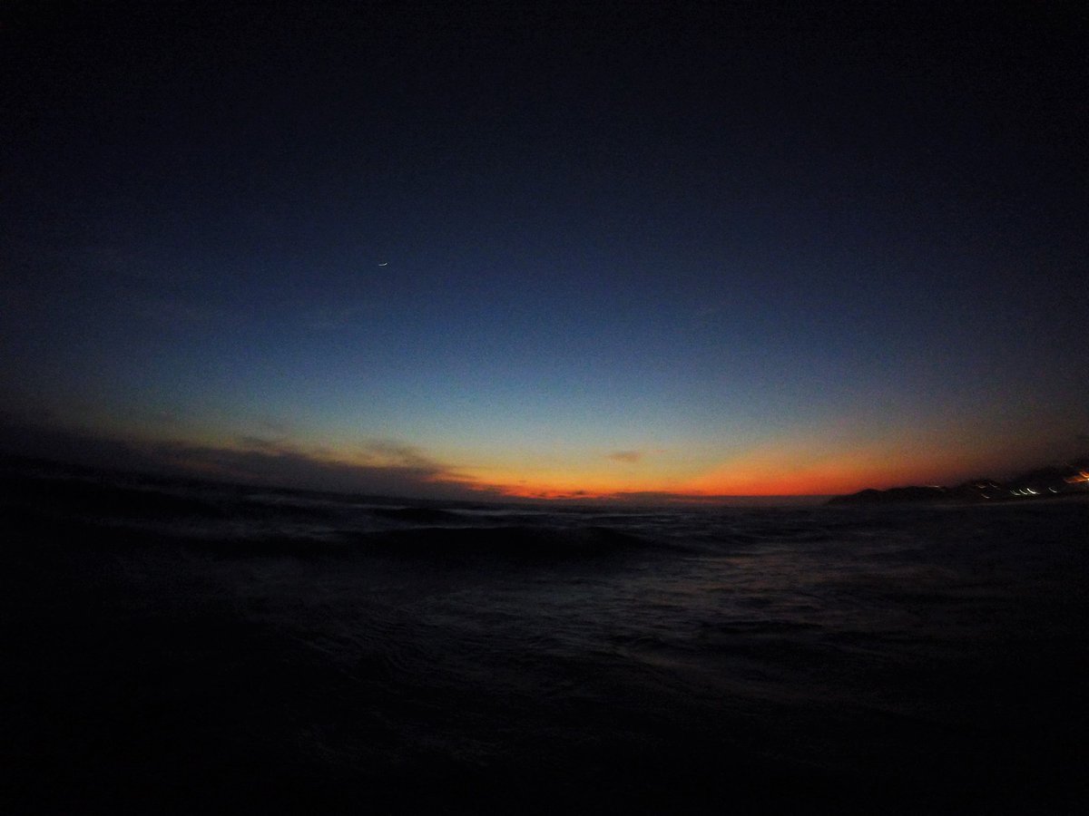 MQuezada87's tweet photo. buenas noches #Acapulco 🌒 
#sunset #Acapulco #AcapulcoDreams #acapulcolife @Sectur_Acapulco @webcamsdemexico https://t.co/lgkJKdwodq