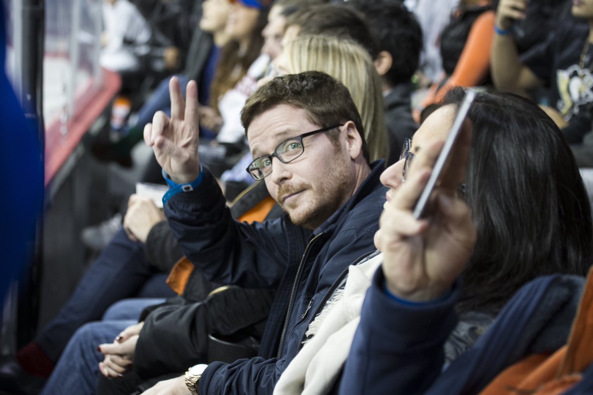 Thanks for coming out to cheer on the boys tonight @mrkevinconnolly. ✌️ #AllForIsles https://t.co/ROUF7Dmdmc