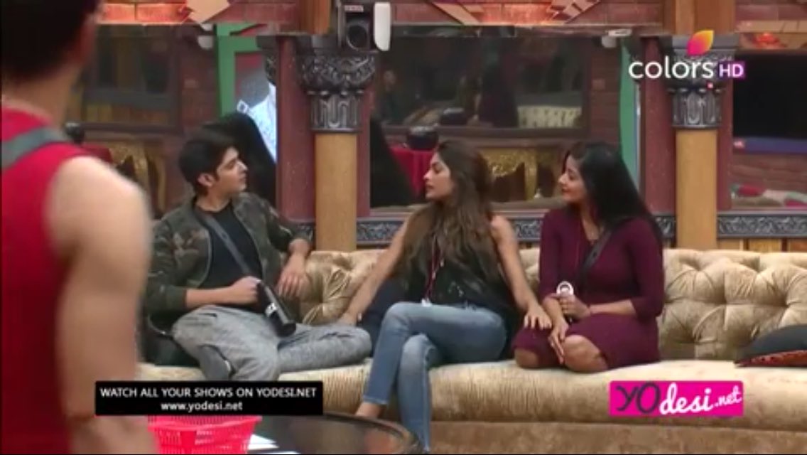rohan_lopa's tweet photo. #Rohan & #Lopa small scene #30Nov16 #Ropa ❤️😍😘👫 @ColorsTV https://t.co/Ux2kdPszmg
