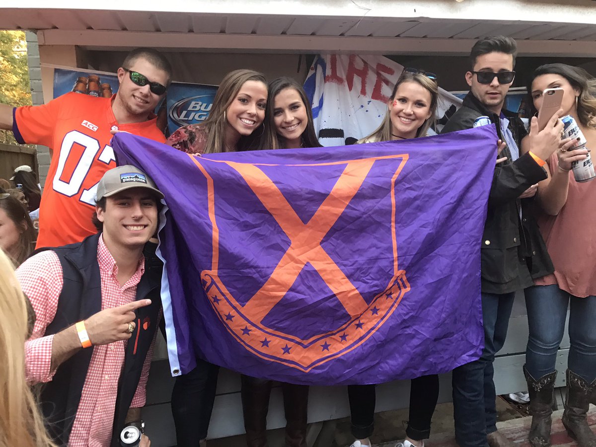 OldrowClemson's tweet photo. New account to Clemson's campus! Giving away a lot of merch over the next few days. RT for a chance to win this custom flag 🐯 https://t.co/X1u6ADkHA3