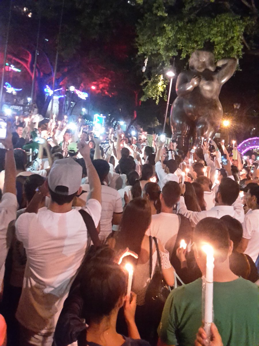 #FSRadioColombia  Bucaramanga es chapecoense en todo el continente te recordaremos "Javier tiza"