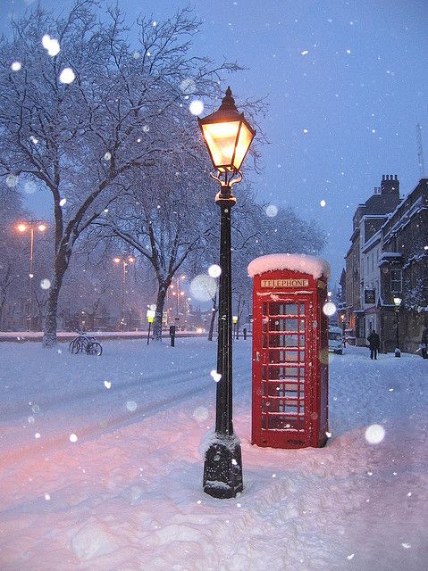 Pong4_Vets's tweet photo. Let the countdown begin #London #holidaysarecoming #Christmas https://t.co/ry4V7tXeVg RT: @Fascinatingpics https://t.co/MjiHVm5j0I