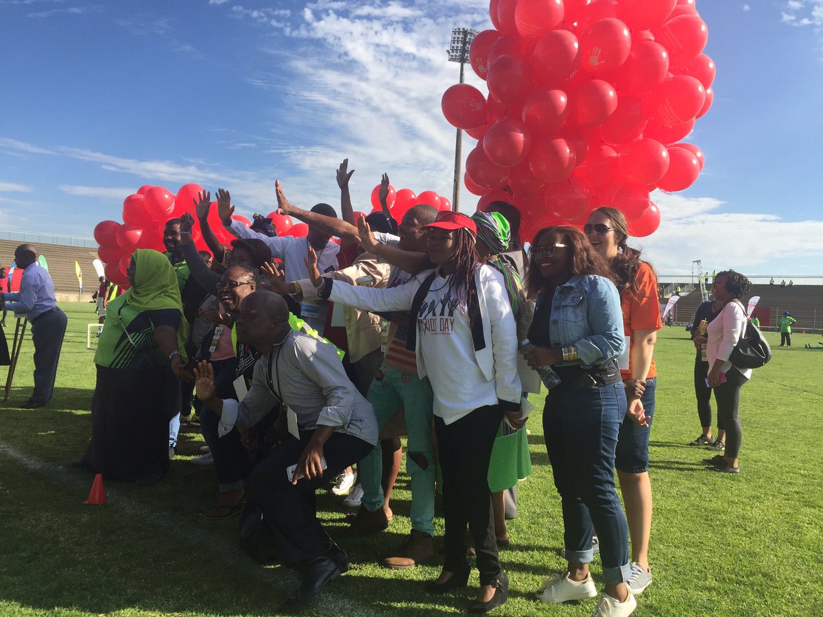 HealthZA's tweet photo. #InOurHands balloons are about to be released #WoldAIDSDay #WAD2016 #SinabaStadium #Daveyton cc @SheConquersSA @GautengProvince https://t.co/6MMvDGbkTr