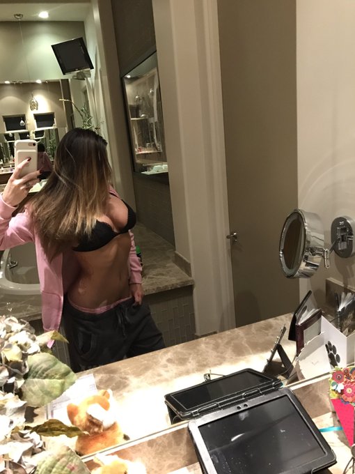 If you don't like me in sweatpants. Then I say..."Good Day Sir" 😎 https://t.co/x5Gqwbu4je<a href="/tag/monday"class="tags"><span>#monday</span></a><a href="/tag/teaganpresley"class="tags"><span>#teaganpresley</span></a>
