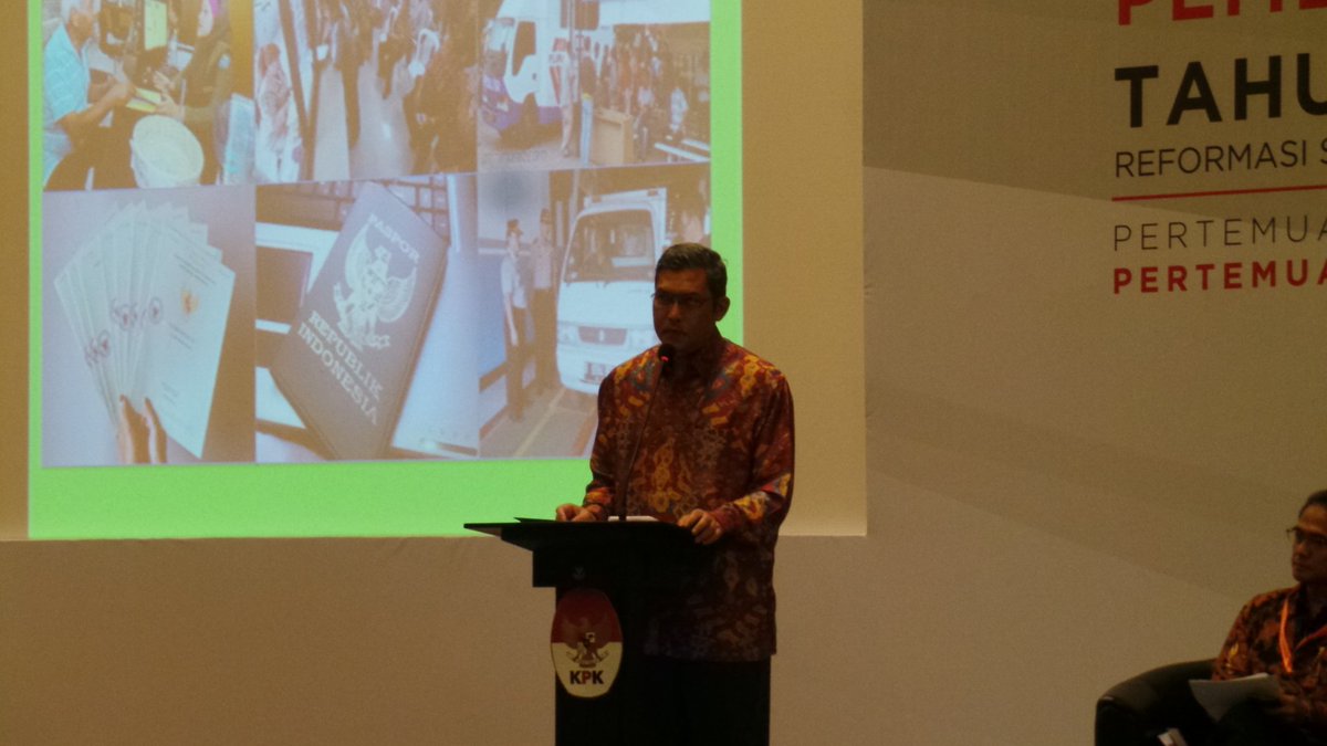 KPK_RI's tweet photo. Perwakilan Satgas Saber Pungli,Syaiful Zachri;Penyebab utama pungli adlh serakah dan adanya peluang krn sistem yg blm begitu baik #KNPK2016 https://t.co/oliAQ6va6U