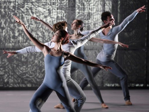 LPSamain's tweet photo. Mais quelle soirée à @MACCRETEIL !
#TroisGrandesFugues #FAP16
L. Childs, M. Marin & A.T. De Keersmaeker
Rien que ça... https://t.co/ubVsyiFHX3