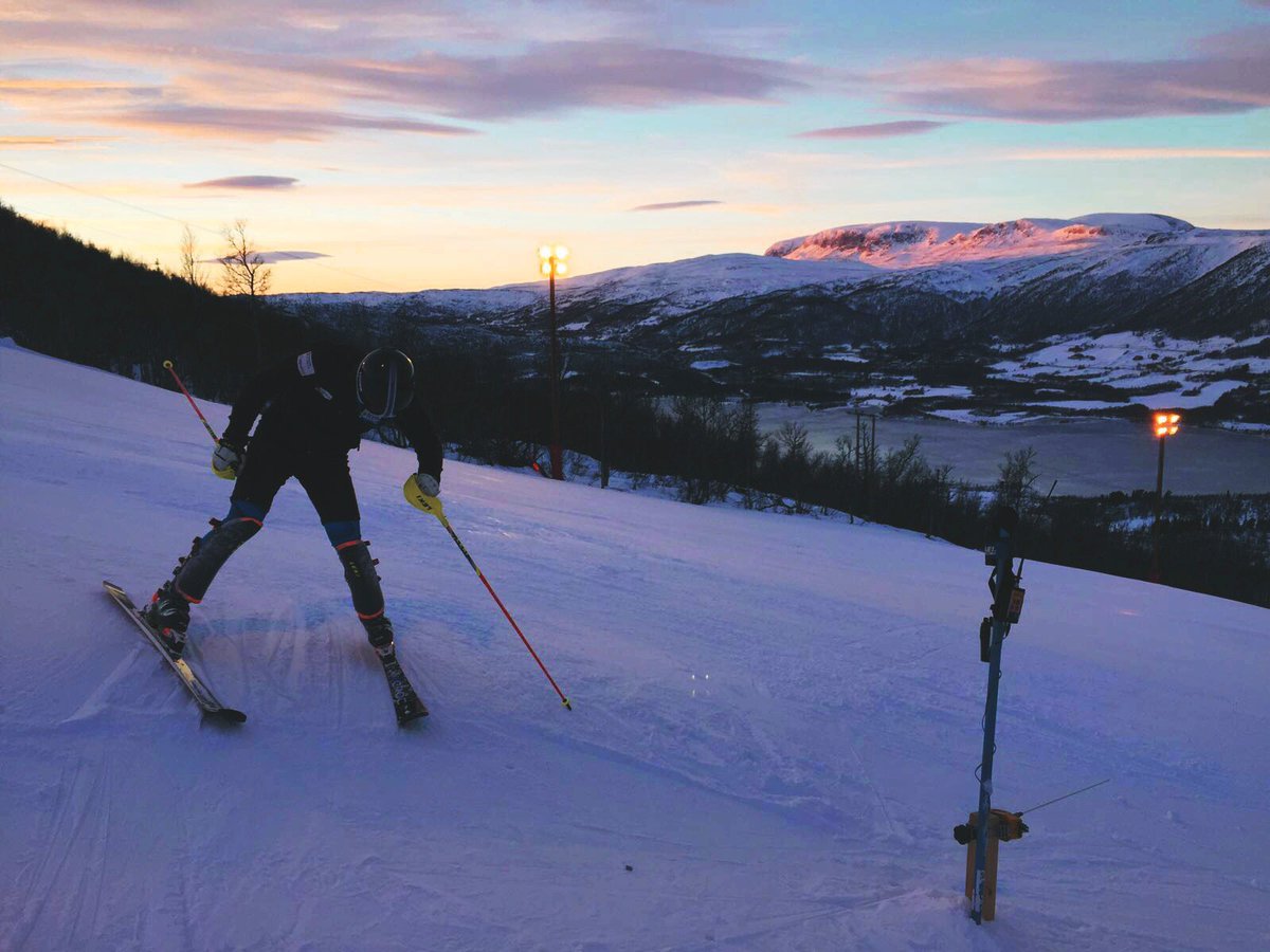 Hoy primera carrera de la temporada!! 🏁Toca demostrar todo lo que hemos trabajado durante la temporada!💪🏼