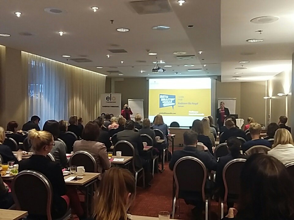 JCIHavisAmanda's tweet photo. Astu hallitusuralle seminaari on avattu! Mirelle Granvik pohtii hallituksen roolia strategian toteuttamisessa. #hallitusura https://t.co/XipMMbdM1O