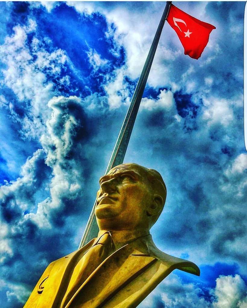 İnstagram'da en güzel #izmir fotoğrafları için takip => instagram.com/izmirliysenbuy… Ne mutlu Türk'üm diyene... İzmirli…