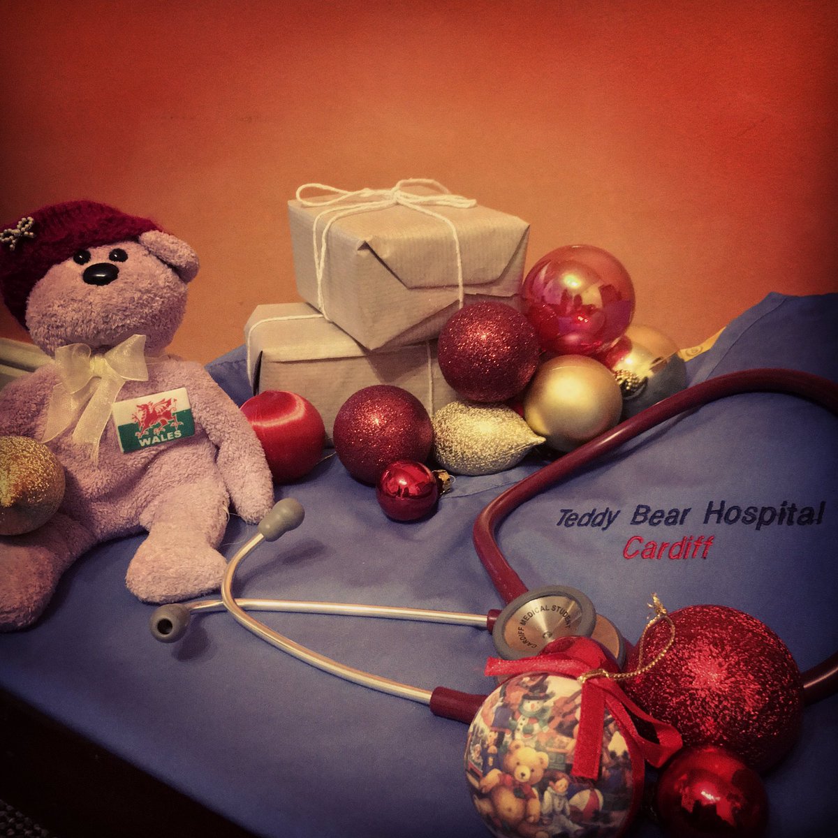 Ready for some Christmassy challenges &amp; tinsel-topped treats? Head over to @RGeorgeCardiff next Tuesday for our annual Xmas Quiz! 🎄