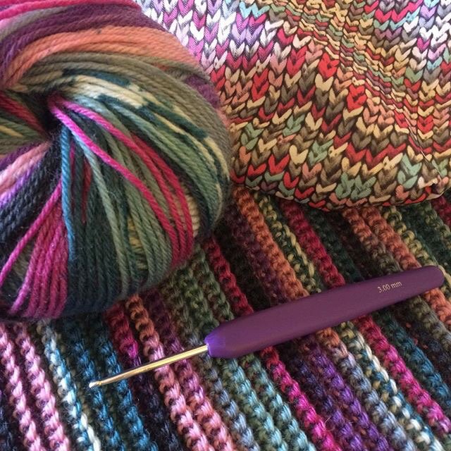 Adriafil_Filati's tweet photo. Work in progress with #Knitcol 71! What would you make with it? #Adriafil #selfpatterning #superwash https://t.co/CFSCcFBD9B https://t.co/OO8Mj0xmgK