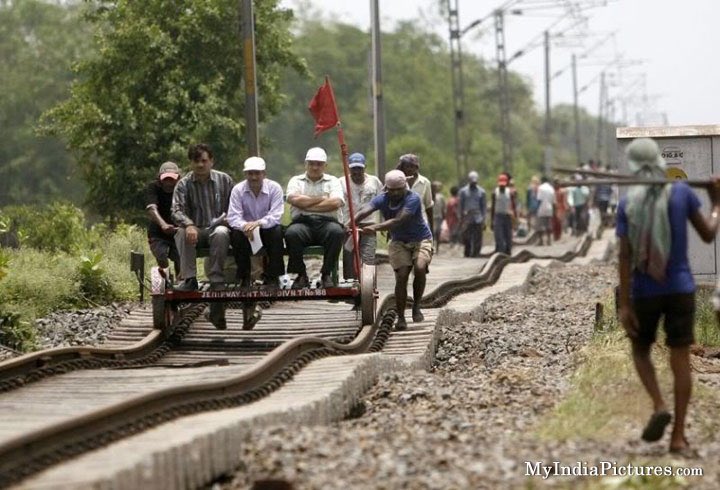 _SE_Railway's tweet photo. #SouthEastern **BREAKING NEWS** New "even higher speed" service has been announced by Southeastern trains. We got a sneaky preview. Enjoy.. https://t.co/r9XX746zWD