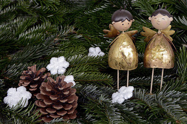 Yay it's 1st of December, my favourite time of the year. Are you getting in the Christmas spirit or can you not wait till Summer? #christmas