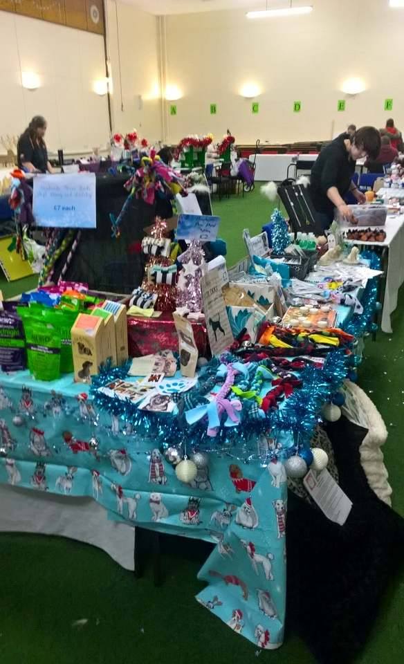 fidgetsfidos's tweet photo. Come and say hello! - the @colegcambria #XmasFair is open from 1pm to 6pm today! Plenty of fleecy #DogToys on offer! #ExamsHall #ChesterSt https://t.co/xJtAhoXfdB