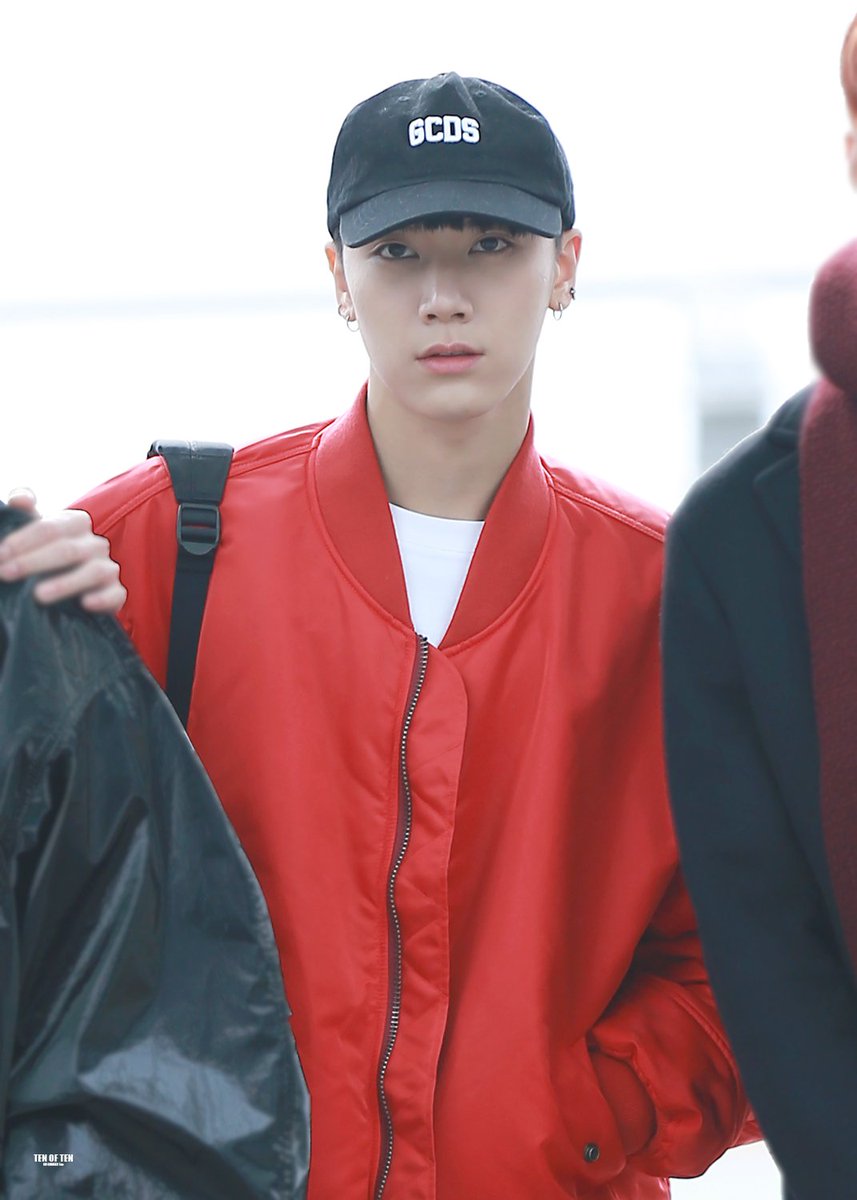 TENOFTEN96's tweet photo. 161130 🛫🛫  #탠 #TEN #NCT #NCTU https://t.co/Xz9FQpv26T