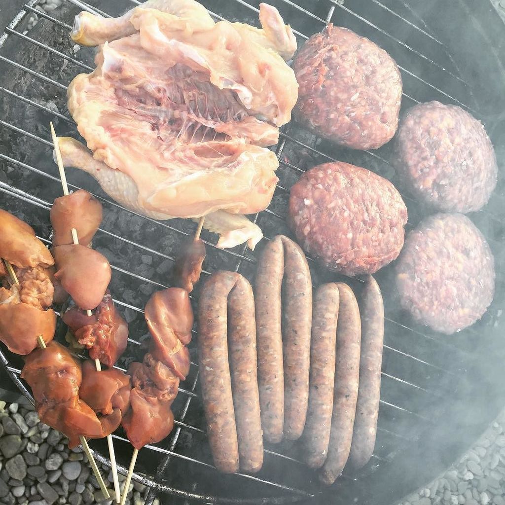 mariussms's tweet photo. #feelingchef #nationalday #havingguests #goodoldbbq https://t.co/dmrNr0ulkn https://t.co/MzP5z7Ce6V
