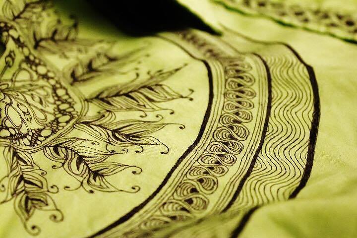 ChristineShuck's tweet photo. Thanks to @JL_Spradlin who took this lovely photo. The shirt is still underway. #Zentangle #Art #GeneralMalcontent #ArtAsMeditation https://t.co/wXsluvyKZm