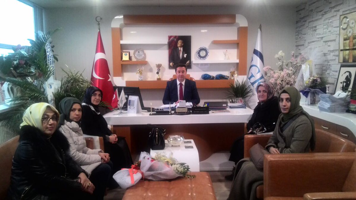 Yeni göreve atanan SGK İl Müdürü Erhan Çavuş' u ziyaret ederek,yeni görevinde çalışmalarında başarılar diledik <a href="/ZHatip/">Zehra Hatipoğlu</a> <a href="/selvacam/">Lütfiye Selva Çam 🇹🇷</a> <a href="/AKKADINGM/">AK Parti Kadın Kolları</a>