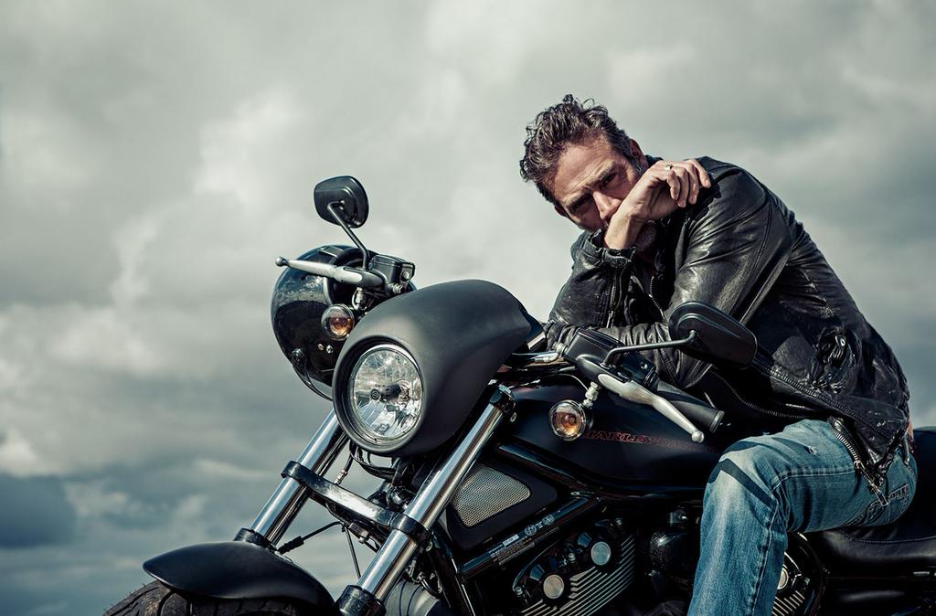 マナミーjr Twitterissa Twdの敵キャラのニーガンは最悪に酷い奴なんだけど 演じてるジェフリー ディーン モーガンがバイクの似合う1cmの高身長イケおじ様だから くやしい でも 萌えちゃう ってなるのは仕方ないんだよ