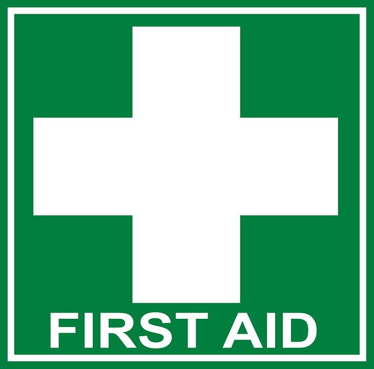 defibshop's tweet photo. Do not – we repeat – DO NOT follow this guys advice #FirstAidFail #FridayFails 😂😋https://t.co/Kyw5LnLo2r https://t.co/9JaASHqYMD
