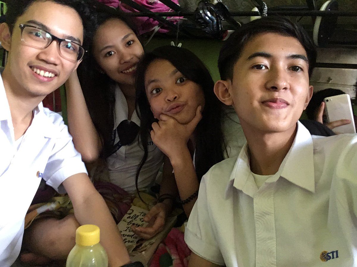 JKMDR's tweet photo. #WalangProf 😆 @iamstephystone_ @nikilayy @shanederellaaa @NyeLeee @jfrylnz @LeHandsomeOne https://t.co/qqNHfPkE6j